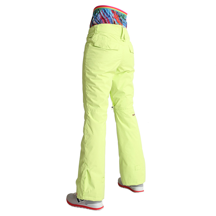 женские салатовые горнолыжные куртки брюки красивые и модные